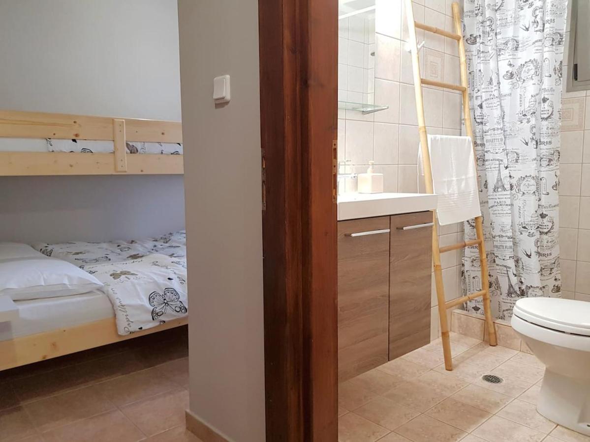 Colimbos Accommodation, 2 Min From The Beach Sfinárion 외부 사진