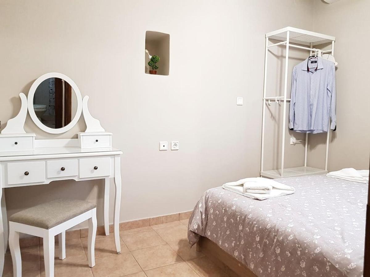 Colimbos Accommodation, 2 Min From The Beach Sfinárion 외부 사진
