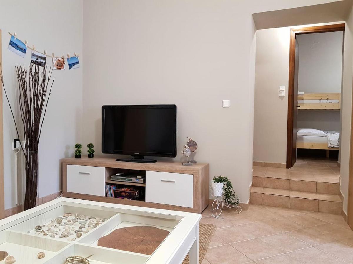 Colimbos Accommodation, 2 Min From The Beach Sfinárion 외부 사진